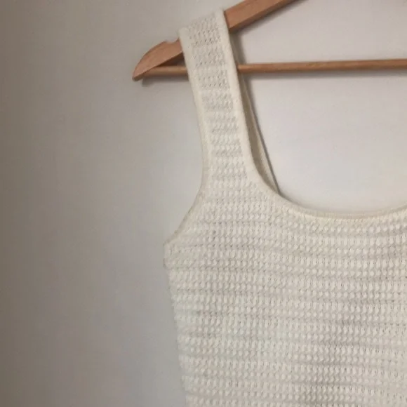 H&M Crocheted top - Picture 2 of 4